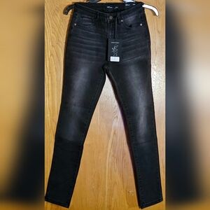 Basic 5 pocket skinny jeans